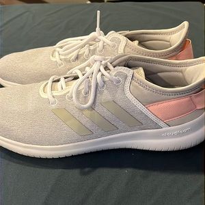 🏃‍♀️Women’s Adidas size 8.5🏃‍♀️